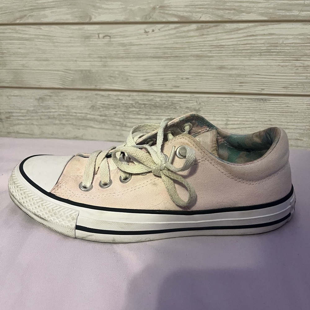 Light pink All Star Converse